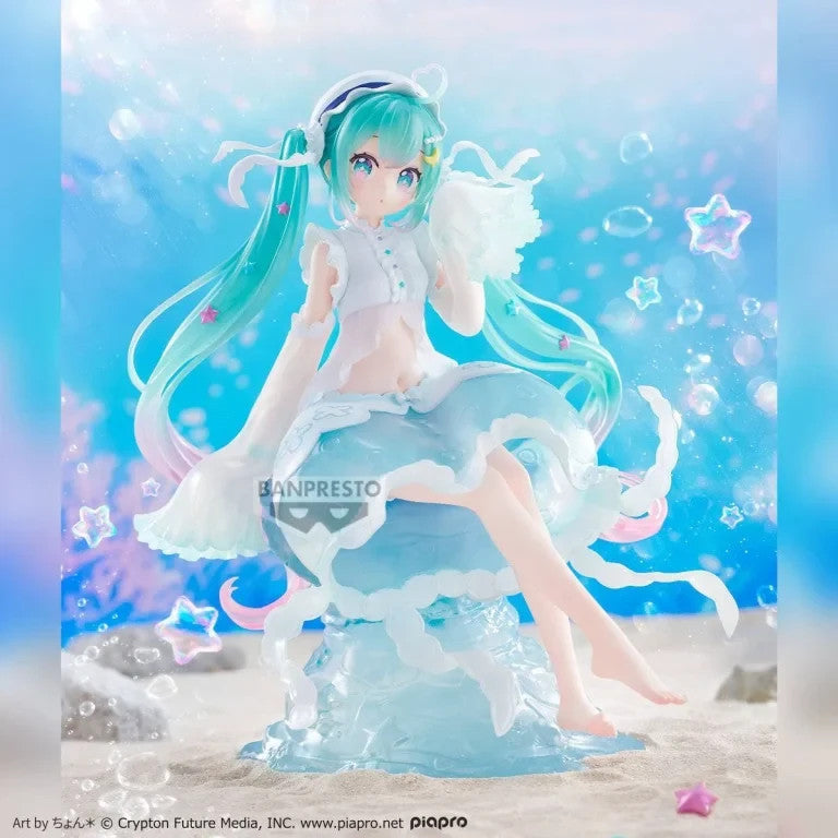 Hatsune Miku — BANPRESTO EVOLVE Clearluxe Jellyfish — figure on clear jellyfish base