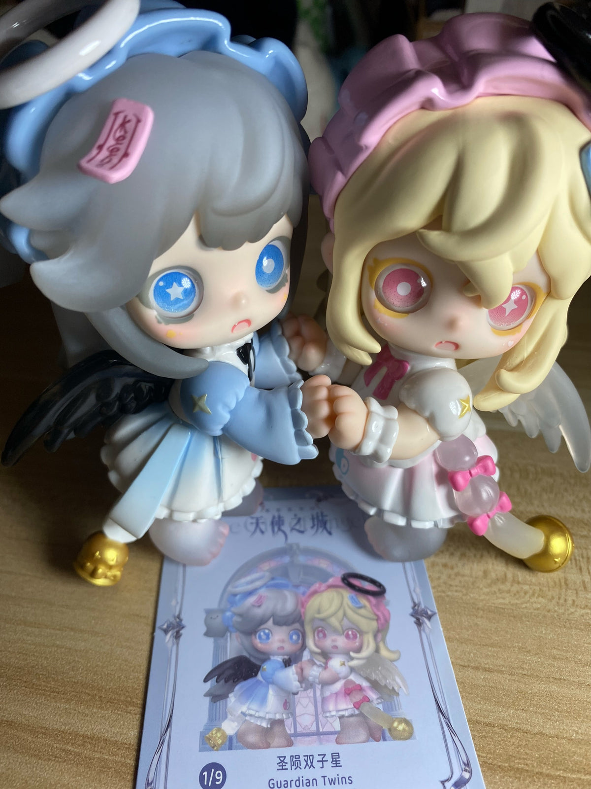 Keeno V5 City of Angels - real in-hand shot, Guardian Twins with ID card