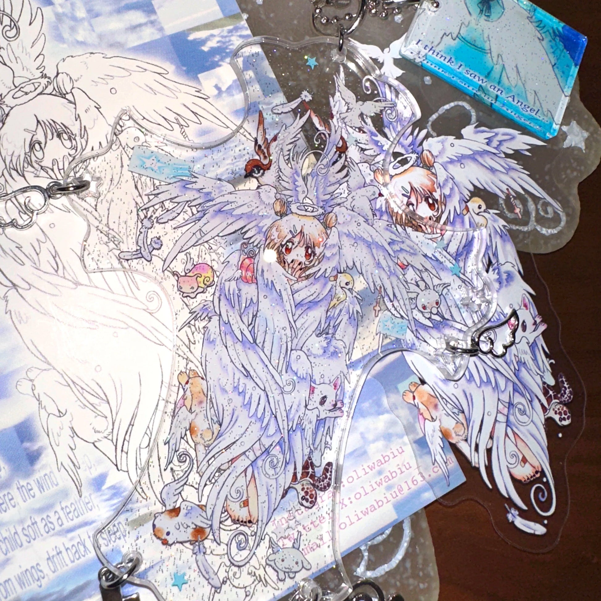 Fujima Ma - BornFromWings ✦ Oliwa Art Acrylic Keychain - Detail View 3