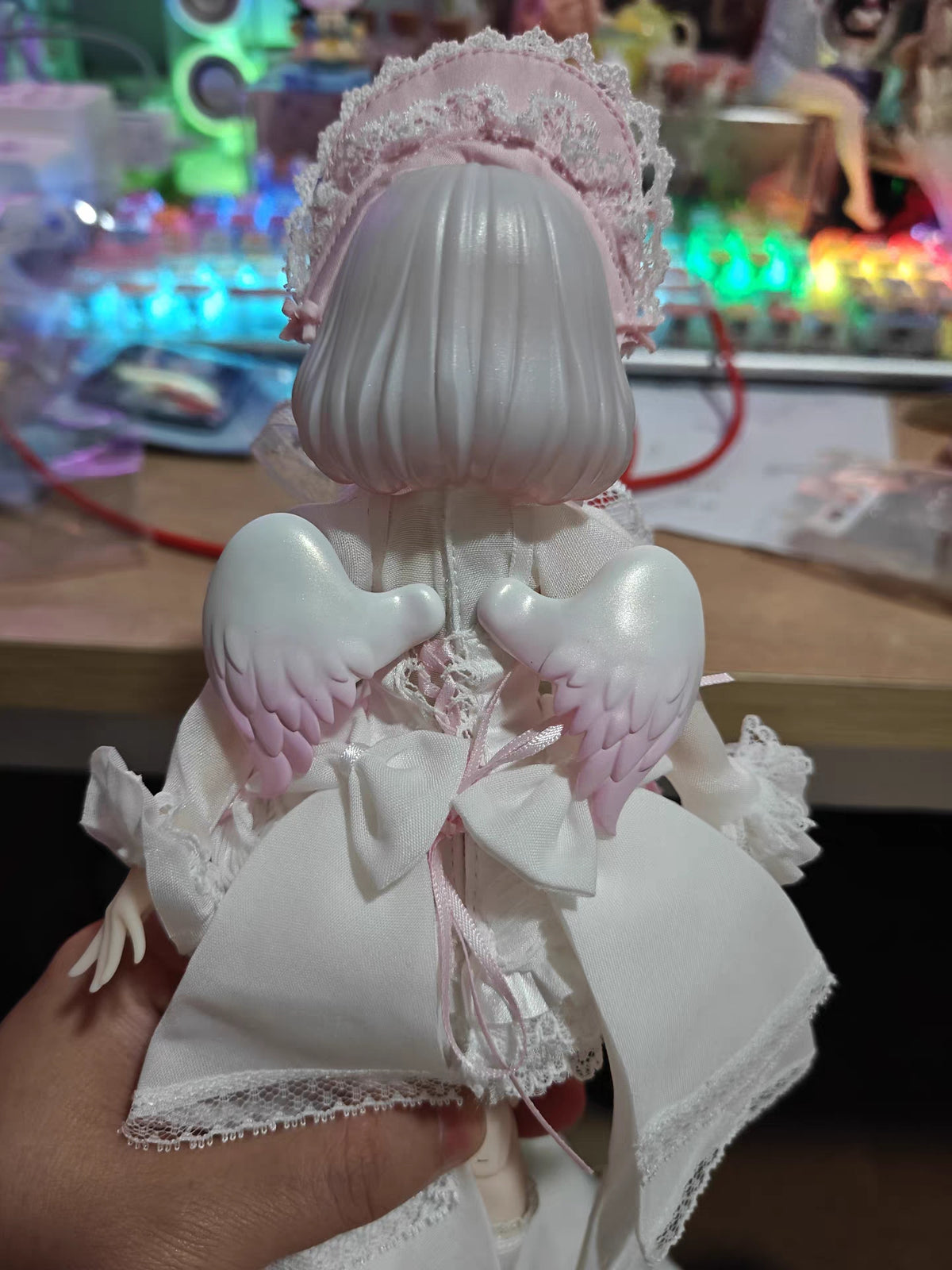 Melliel BJD rear view showing bonnet and dress construction