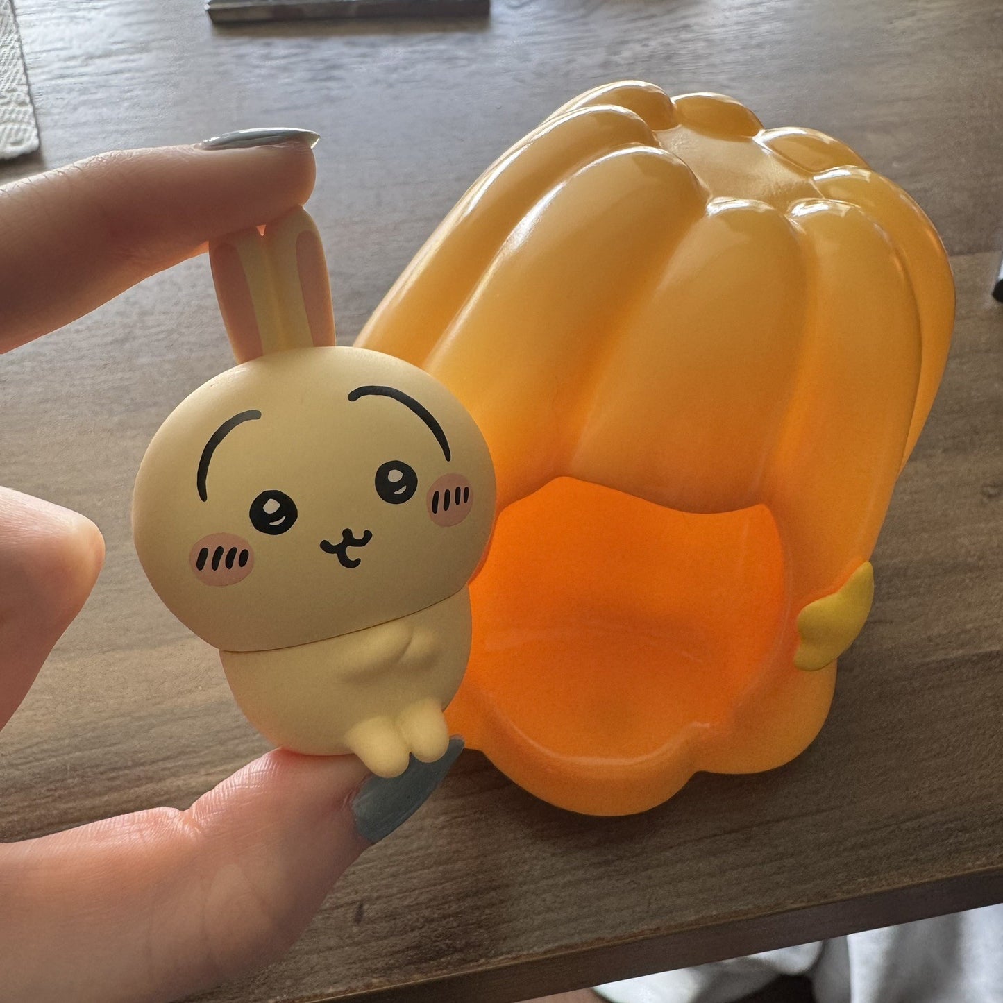 Chiikawa | Usagi Jelly Touch-Activated LED Lamp