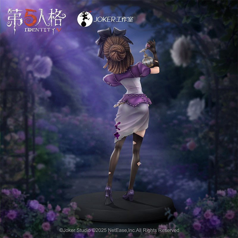 Identity V Perfumer Vera Nair 18cm Figure
